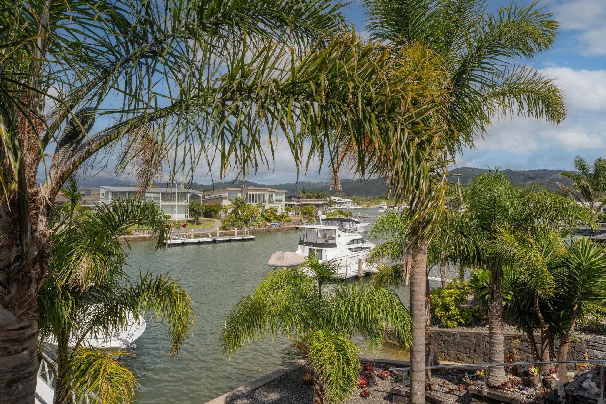 Hosts On The Coast - Pelicans Coastal Perch Villa Whitianga Exterior photo