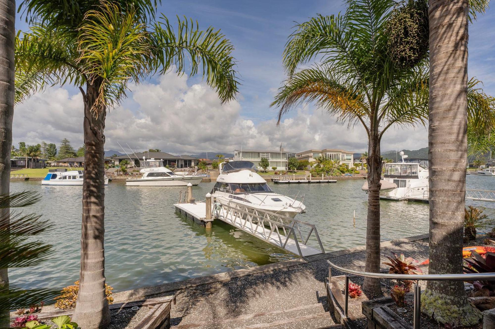 Hosts On The Coast - Pelicans Coastal Perch Villa Whitianga Exterior photo